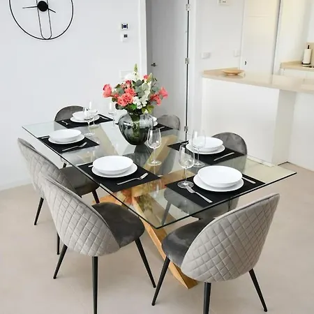 Casa Kerr - Luxury Apt - Sleeps 9 - Los Boliches Lägenhet Málaga