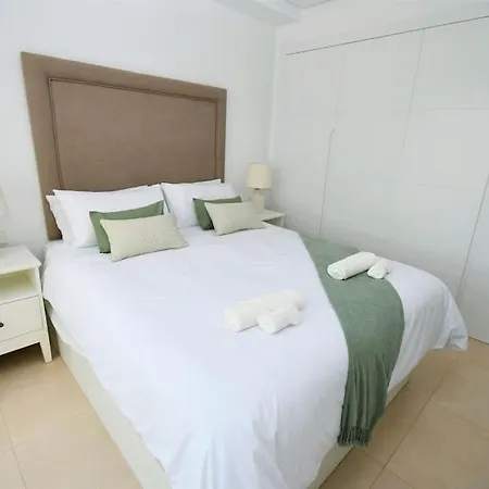 Casa Kerr - Luxury Apt - Sleeps 9 - Los Boliches Lägenhet