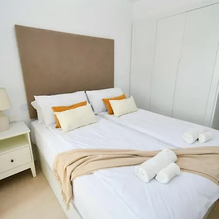 Lägenhet Casa Kerr - Luxury Apt - Sleeps 9 - Los Boliches Málaga