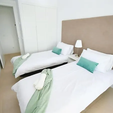 Apartment Casa Kerr - Luxury Apt - Sleeps 9 - Los Boliches Malaga