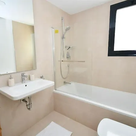 Casa Kerr - Luxury Apt - Sleeps 9 - Los Boliches 马拉加